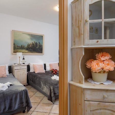 Apartment With Veranda Torunska Pobierowo By Noclegi Renters Bagian luar foto